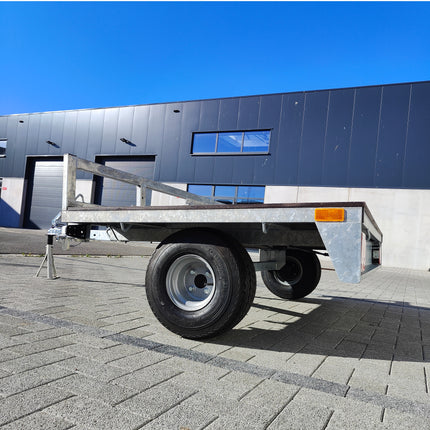 Remorque moto - simple essieu - 2 moteurs - avec rampe - 750KG